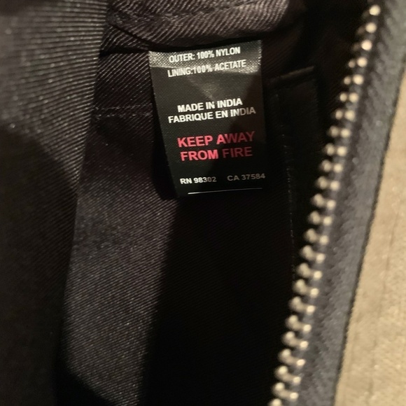 Bolongaro Trevor Round Wash Bag Khaki - Picture 5 of 7